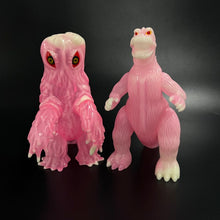 Load image into Gallery viewer, 「Godzilla」Marusan Godzilla &amp; Hedorah Sweet Pink Set with Tadpole
