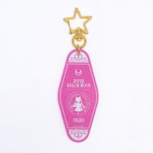Load image into Gallery viewer, 「Sailor Moon」Super Sailor Moon Motel Keychain

